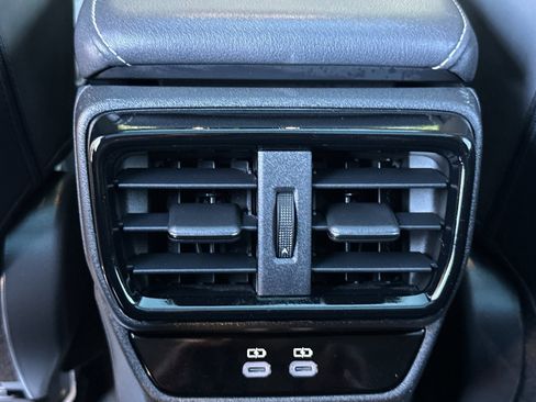 Used 2023 Lexus RZ 450e Premium image 13