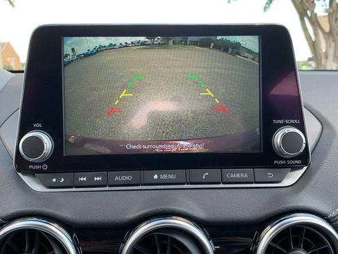 Used 2025 Nissan Sentra SV FWD image 17