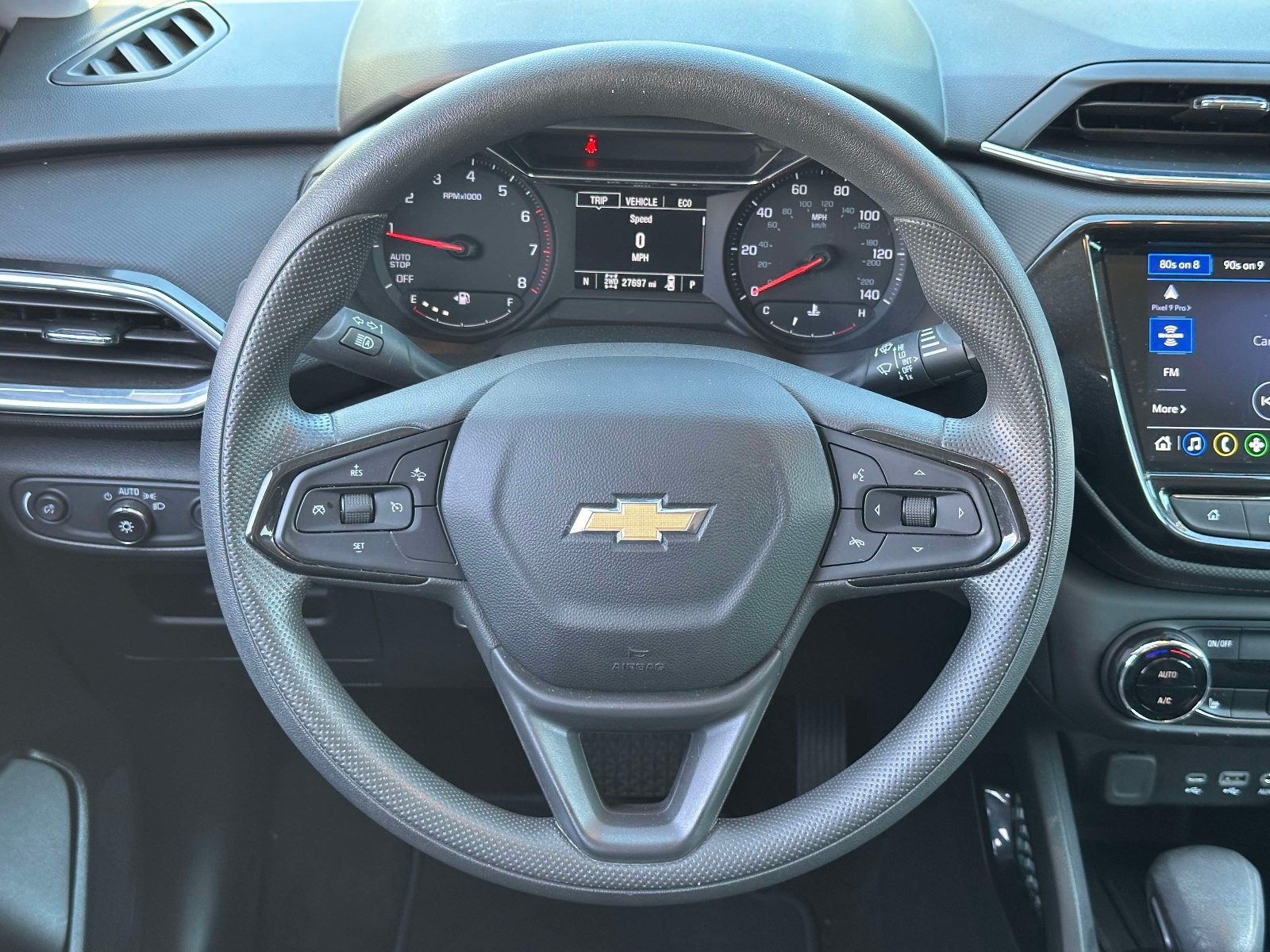 Used 2023 Chevrolet TrailBlazer LT w/ Convenience Package AWD/4WD image 13