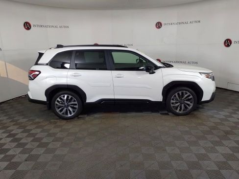 Used 2025 Subaru Forester Touring AWD/4WD image 4