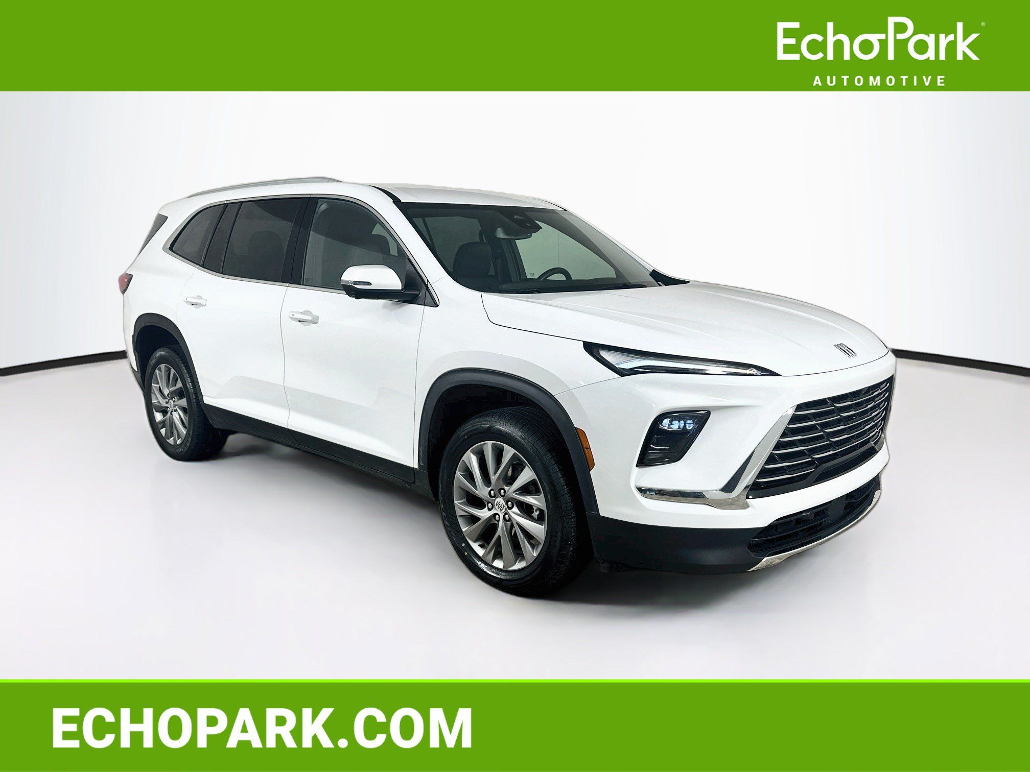 Used 2025 Buick Enclave Preferred FWD image 1