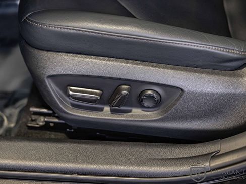 Used 2020 Toyota Camry XLE image 22