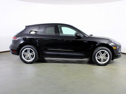 Used 2023 Porsche Macan image 8