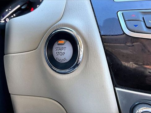 Used 2017 INFINITI QX60 Luxe w/ Deluxe Technology Package image 29