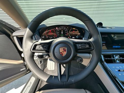 Used 2026 Porsche Panamera 4 image 15