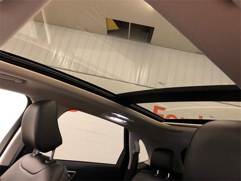 Used 2022 Ford Edge SEL w/ Convenience Package image 27