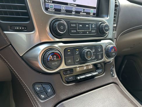 Used 2020 Chevrolet Suburban Premier image 36