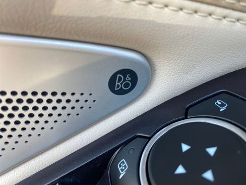 Used 2020 Ford Explorer Platinum w/ Premium Technology Package image 36