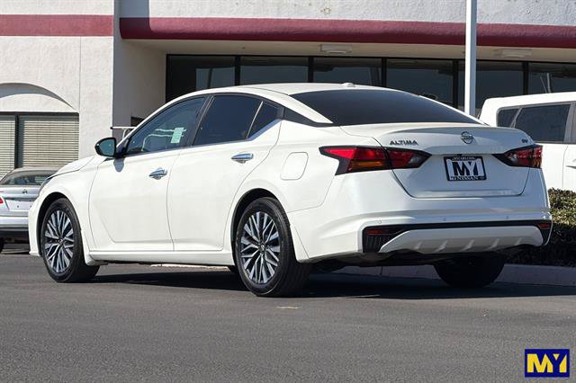 Used 2024 Nissan Altima 2.5 SV FWD image 6
