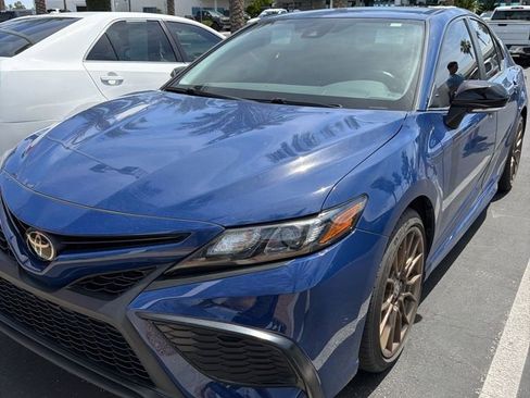 Used 2023 Toyota Camry SE FWD image 1