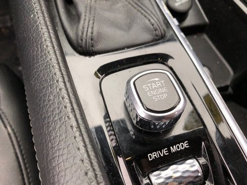 Used 2018 Volvo XC90 T5 Momentum w/ Convenience Package image 27