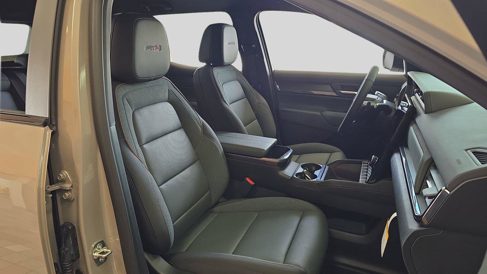 New 2027 GMC Terrain AT4 w/ Convenience Package III AWD/4WD image 14