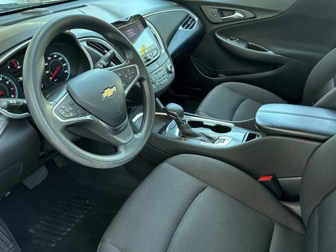Used 2022 Chevrolet Malibu LT FWD image 9