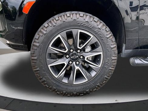 Used 2023 Chevrolet Tahoe Z71 w/ Luxury Package AWD/4WD image 34