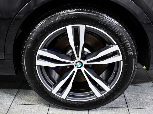 Used 2021 BMW X7 M50i w/ Dynamic Handling Package AWD/4WD image 8