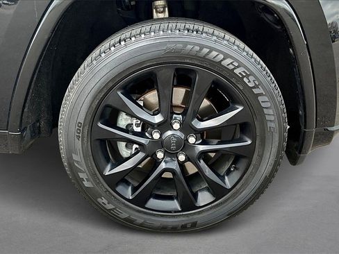 Used 2021 Jeep Grand Cherokee Laredo X image 8