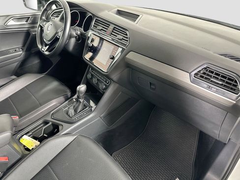 Certified 2021 Volkswagen Tiguan SE R-Line image 27