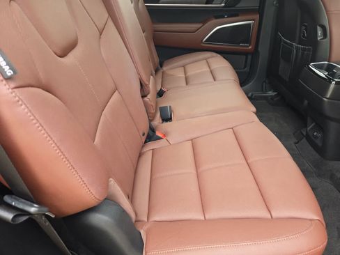 Used 2025 Kia Telluride SX image 19