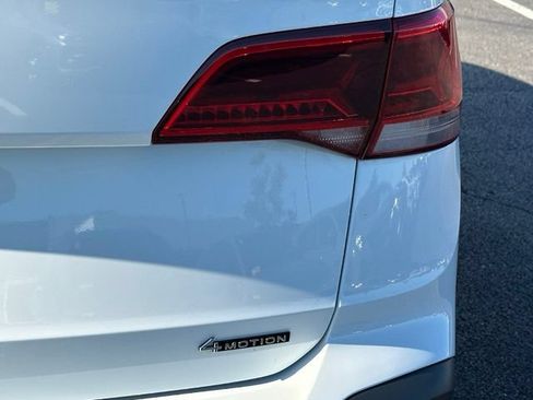 Used 2023 Volkswagen Taos SEL AWD/4WD image 16