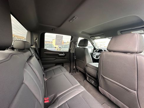 Used 2025 GMC Sierra 1500 SLT image 15
