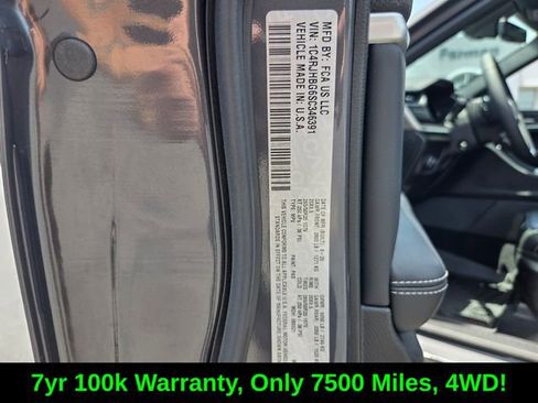 Certified 2025 Jeep Grand Cherokee Limited w/ Luxury Tech Group II AWD/4WD image 19