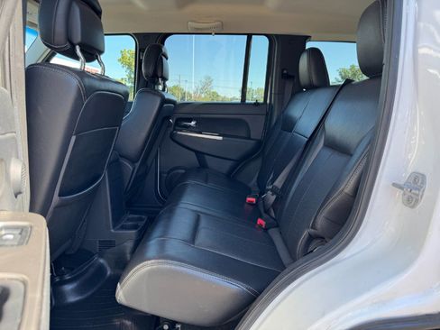 Used 2012 Jeep Liberty Limited Jet w/ Comfort/Convenience Group image 16