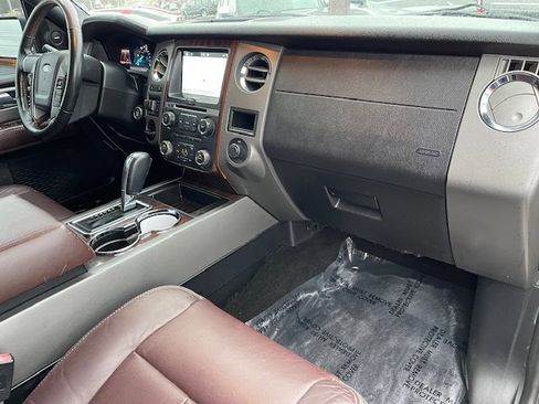 Used 2017 Ford Expedition EL Platinum image 23