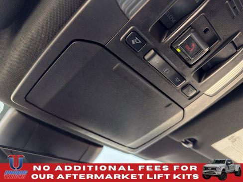 Used 2021 Toyota Highlander XSE AWD/4WD image 37