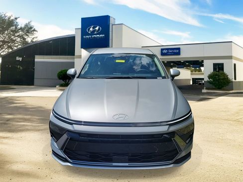 New 2025 Hyundai Sonata SE image 2
