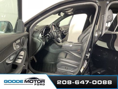 Used 2022 Mercedes-Benz GLC 300 4MATIC image 9