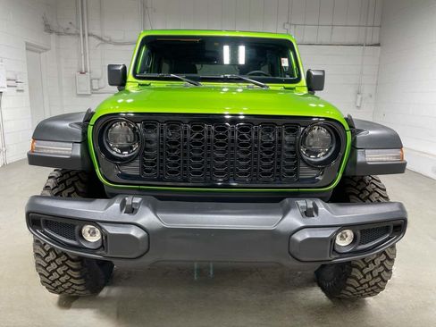 Used 2025 Jeep Wrangler Unlimited Sport AWD/4WD image 2