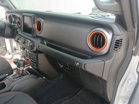 Used 2023 Jeep Gladiator Mojave w/ Cold Weather Group AWD/4WD image 27