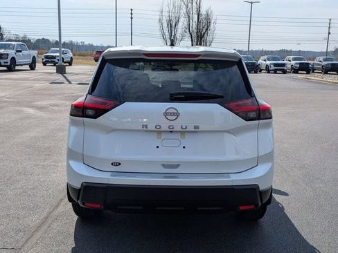 New 2026 Nissan Rogue SV w/ Cold Weather Package FWD image 4