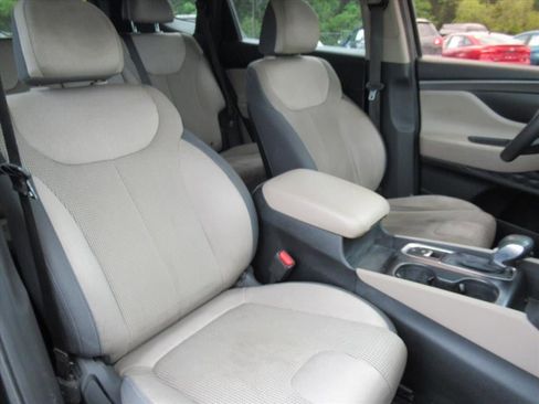 Used 2019 Hyundai Santa Fe SE FWD image 9