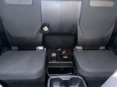 Used 2018 Toyota Tacoma SR5 AWD/4WD image 20