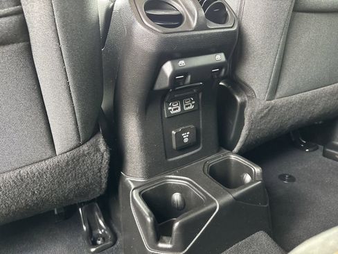 Used 2024 Jeep Wrangler Unlimited Sahara AWD/4WD image 24