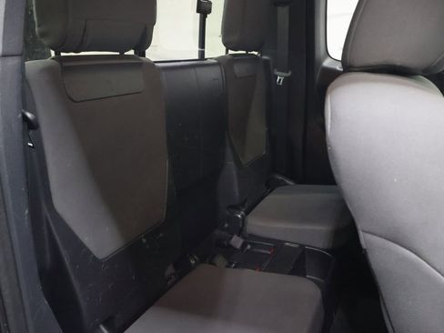 Used 2017 Toyota Tacoma TRD Sport image 12