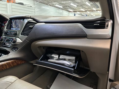 Used 2020 Chevrolet Tahoe Premier AWD/4WD image 34