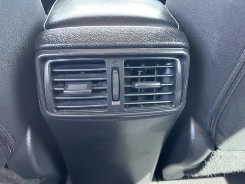 Used 2015 Nissan Rogue S AWD/4WD image 16