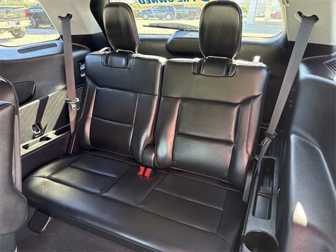 Used 2022 Ford Explorer XLT w/ Equipment Group 202A image 12