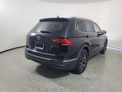Used 2022 Volkswagen Tiguan SE image 4