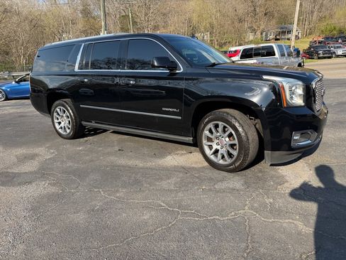 Used 2017 GMC Yukon XL Denali w/ Open Road Package image 6