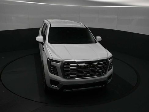 Used 2025 GMC Yukon XL Denali AWD/4WD image 40
