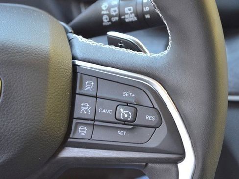 Used 2023 Jeep Grand Cherokee 4WD 4xe w/ Luxury Tech Group II image 21