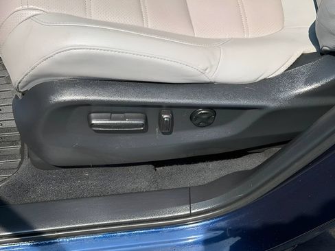 Used 2020 Honda CR-V Touring image 19
