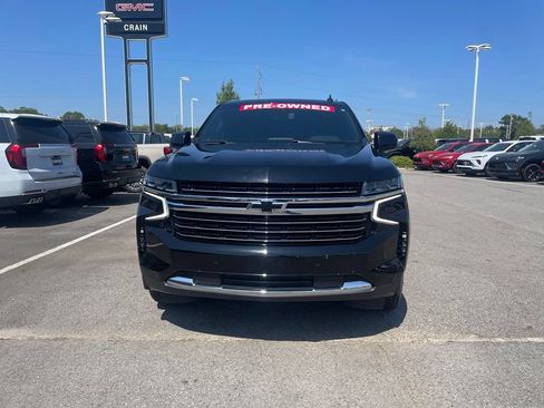 Used 2021 Chevrolet Suburban LT w/ LT Signature Package AWD/4WD image 2