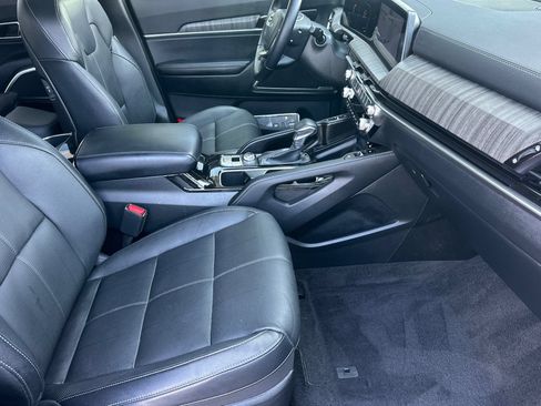 Used 2025 Kia Telluride EX AWD/4WD image 16
