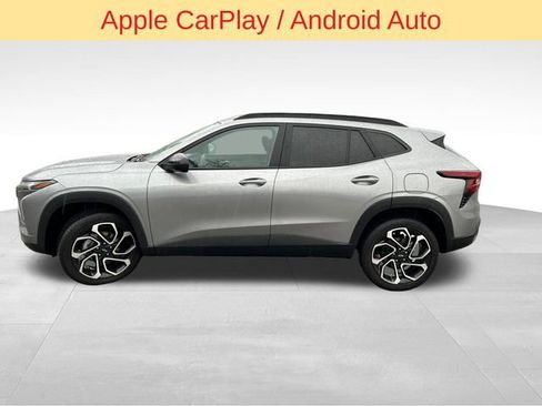 Used 2025 Chevrolet Trax RS w/ Driver Confidence Package image 5