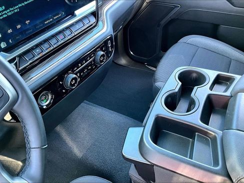 Used 2024 Chevrolet Silverado 1500 LT image 13