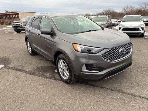 Used 2024 Ford Edge SEL image 7